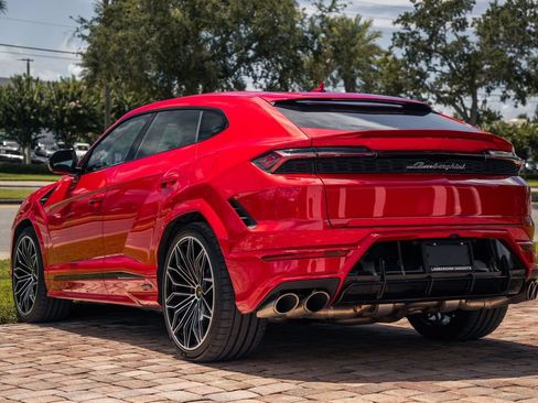 Used 2025 Lamborghini Urus Performante AWD/4WD image 3