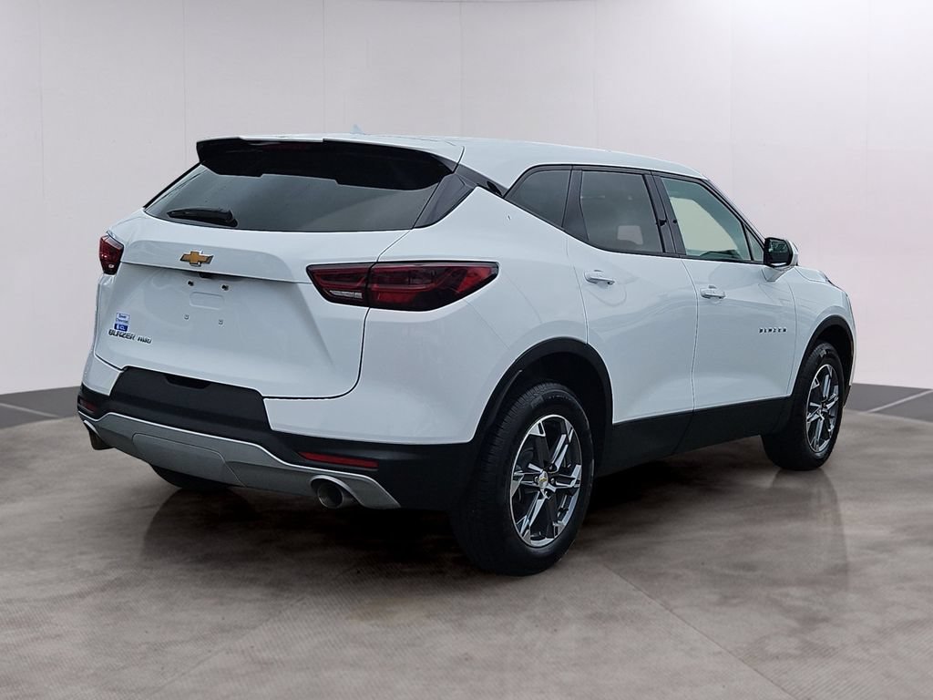 Certified 2025 Chevrolet Blazer LT AWD/4WD image 4