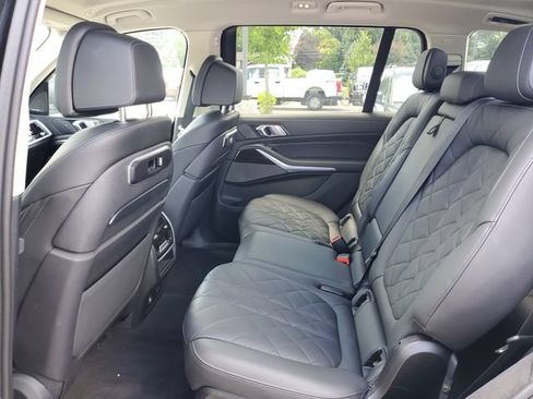 Used 2024 BMW X7 xDrive40i w/ Premium Package AWD/4WD image 36