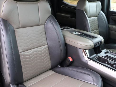 Used 2022 Chevrolet Silverado 1500 ZR2 w/ Technology Package image 20