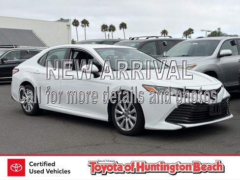 Certified 2019 Toyota Camry LE FWD image 1