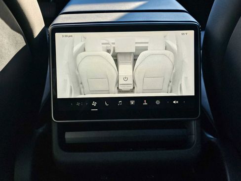 Used 2024 Tesla Model 3 Standard Range image 18