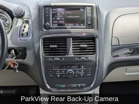 Used 2016 Dodge Grand Caravan SXT FWD image 21
