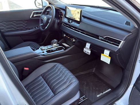 New 2026 Mitsubishi Outlander 4WD Plug-In Hybrid image 23