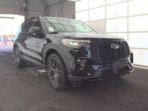 Used 2025 Ford Explorer ST-Line w/ ST-Line Street Pack AWD/4WD image 1