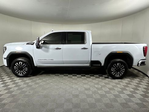 Used 2026 GMC Sierra 2500 Denali Ultimate w/ Max Trailering Package AWD/4WD image 2
