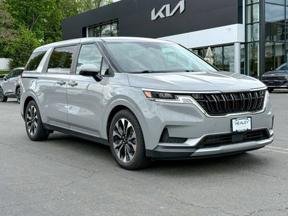 Used 2024 Kia Carnival EX