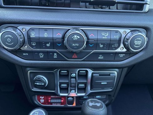 New 2026 Jeep Wrangler Unlimited Sport image 10