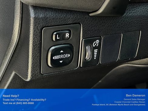 Used 2017 Toyota Corolla SE w/ Carpet Mat Package (TMS) FWD image 7