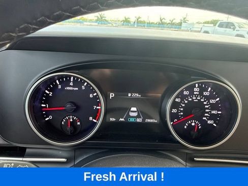 Used 2024 Kia Carnival LX FWD image 6