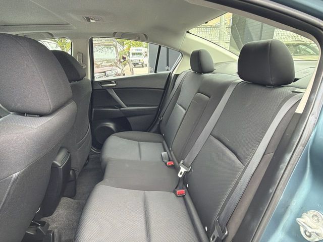 Used 2011 MAZDA MAZDA3 i Touring FWD image 21