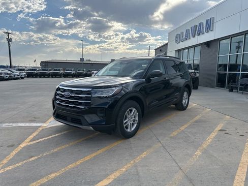 New 2026 Ford Explorer Active image 4