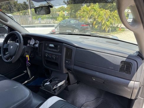 Used 2004 Dodge Ram 1500 Truck ST image 14