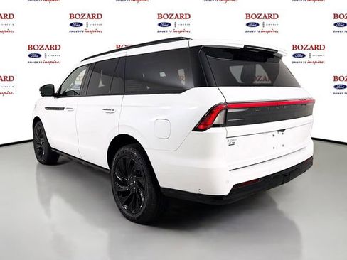 New 2025 Lincoln Navigator Reserve w/ Jet Appearance Package AWD/4WD image 5