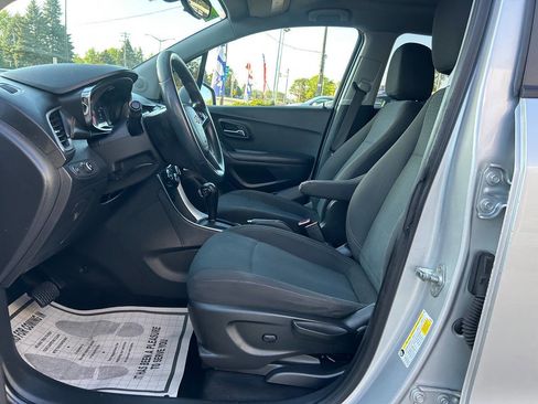 Used 2020 Chevrolet Trax LS w/ Tint and Cruise Package FWD image 12