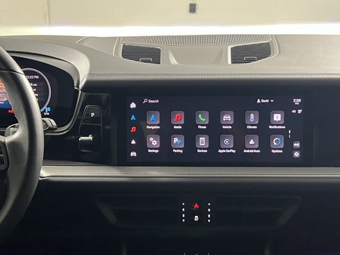 Certified 2025 Porsche Cayenne AWD/4WD image 19