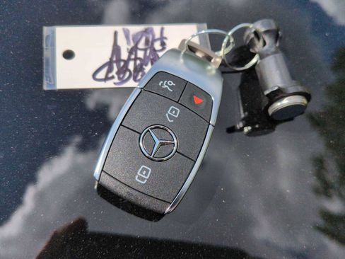 New 2026 Mercedes-Benz GLB 250 4MATIC image 35