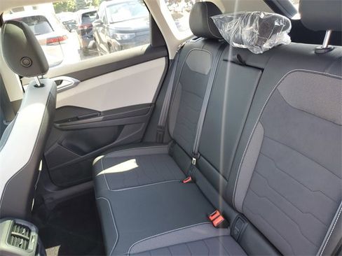New 2025 Volkswagen Taos SE image 10