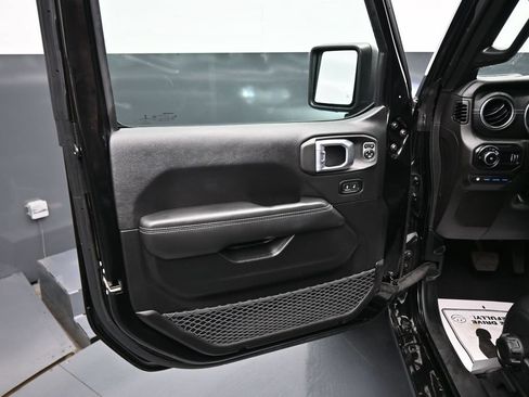 Used 2023 Jeep Wrangler Unlimited Sahara w/ Cold Weather Group AWD/4WD image 11