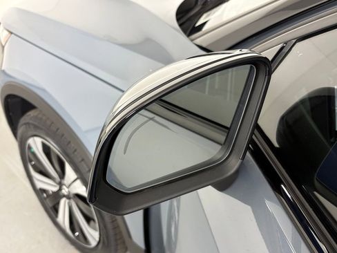 Used 2023 Volvo XC40 Recharge Core AWD/4WD image 13