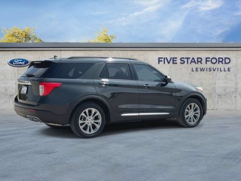 Used 2023 Ford Explorer XLT w/ Equipment Group 202A RWD image 8