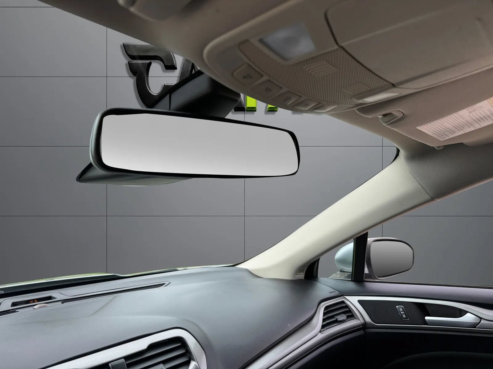 Used 2020 Ford Fusion SE FWD image 31