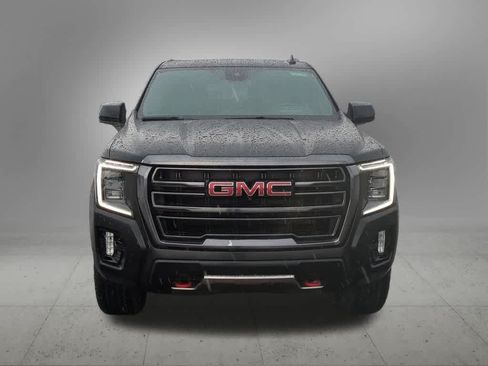 Used 2024 GMC Yukon XL AT4 w/ AT4 Premium Plus Package AWD/4WD image 9