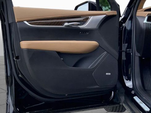 Used 2023 Cadillac XT6 Premium Luxury w/ Platinum Package FWD image 21