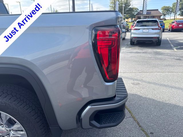 Used 2025 GMC Sierra 1500 Denali w/ Technology Package AWD/4WD image 19