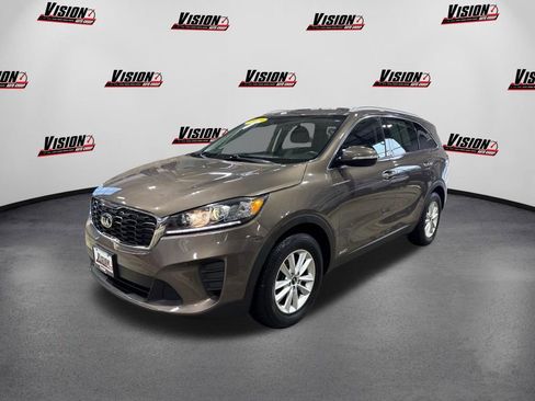 Used 2019 Kia Sorento LX w/ LX Convenience Package image 1