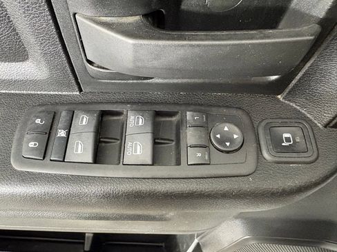 Used 2024 RAM 3500 Tradesman w/ Chrome Appearance Group AWD/4WD image 19