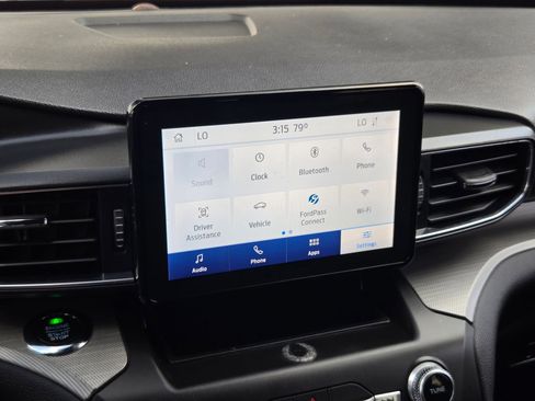 Used 2020 Ford Explorer XLT w/ Equipment Group 202A image 17