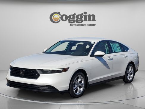 New 2025 Honda Accord LX image 2