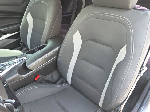 Used 2019 Chevrolet Camaro LT RWD image 9