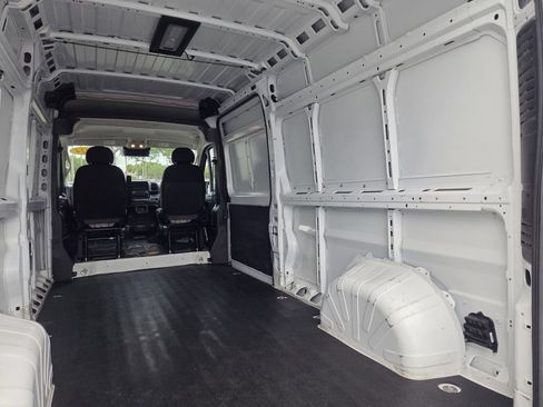 Used 2024 RAM ProMaster 2500 w/ Convenience Group FWD image 24