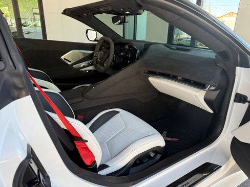 Used 2023 Chevrolet Corvette Stingray Premium Conv RWD image 34