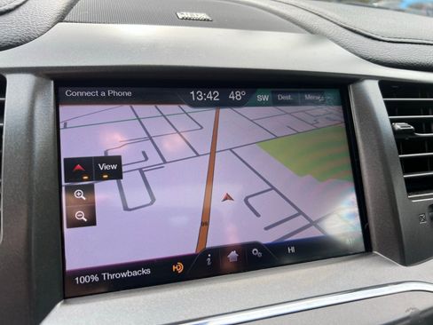 Used 2013 Lincoln MKS AWD image 35