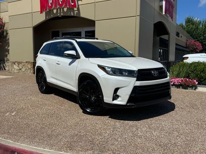 Used 2019 Toyota Highlander SE