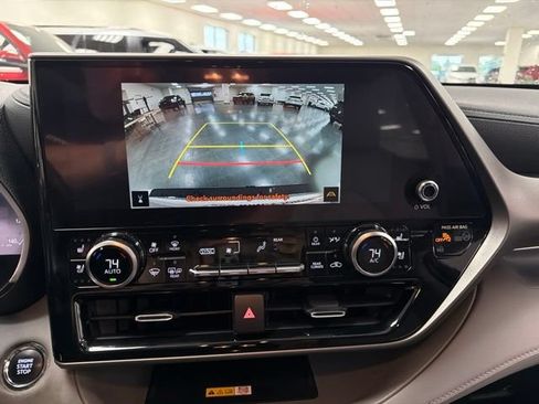 Used 2023 Toyota Highlander Limited AWD/4WD image 22