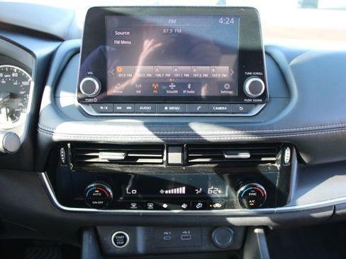 Used 2021 Nissan Rogue SV AWD/4WD image 22