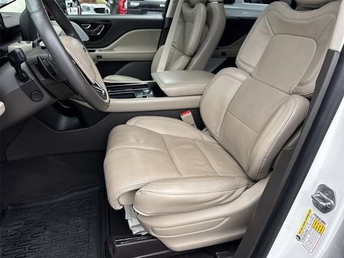 Used 2022 Lincoln Aviator Reserve w/ Equipment Group 201A RWD image 20