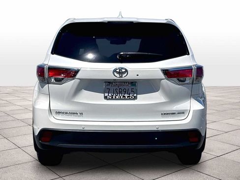 Used 2015 Toyota Highlander Limited Platinum AWD/4WD image 7