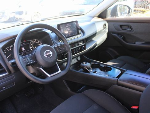 Used 2023 Nissan Rogue S image 21