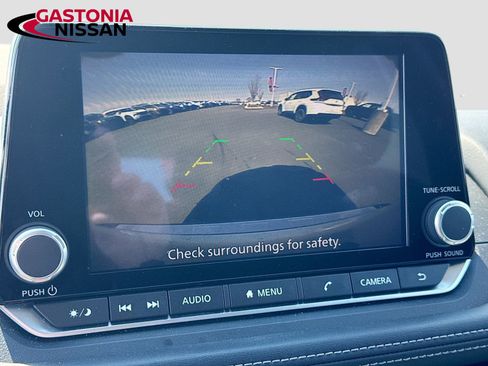 Used 2023 Nissan Rogue SV image 17