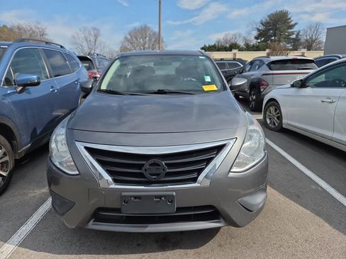 Used 2019 Nissan Versa SV FWD image 9