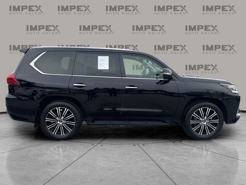 Used 2021 Lexus LX 570 4WD w/ Luxury Package image 6
