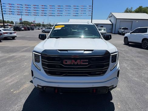Used 2023 GMC Sierra 1500 AT4 w/ AT4 Premium Package AWD/4WD image 12