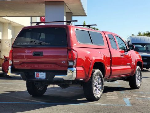 Used 2018 Toyota Tacoma SR5 AWD/4WD image 5