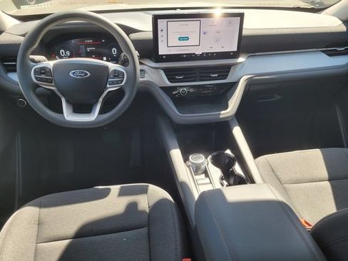 New 2026 Ford Explorer Active RWD image 7