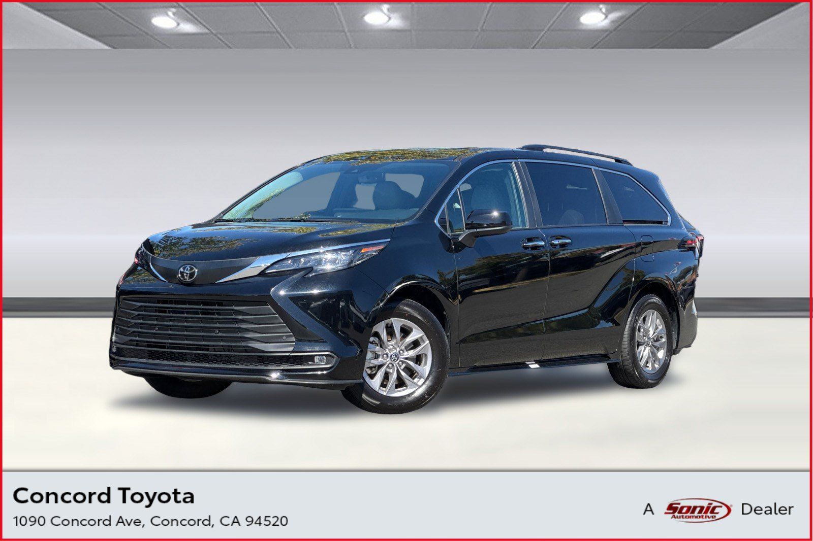 Used 2026 Toyota Sienna XLE FWD image 1